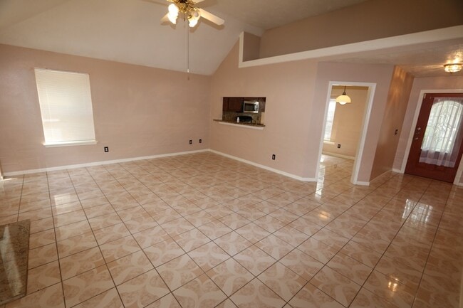 Building Photo - 20514 Red Sun Dr