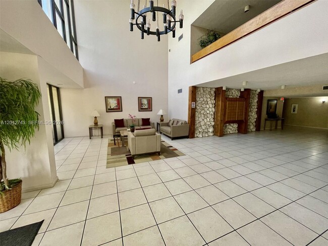 Building Photo - 491 Racquet Club Rd
