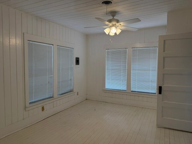 Building Photo - 7000 Briar Rd