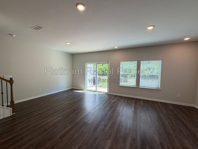 Building Photo - 337 Timberland Ave