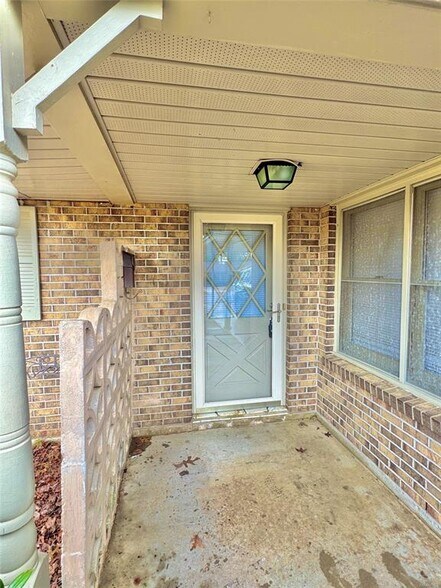 Building Photo - 761 Forestdale Dr