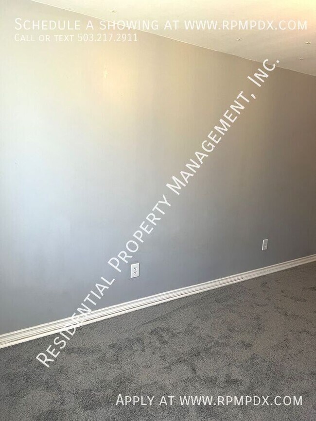 Building Photo - 4512 SW Fairvale Ct