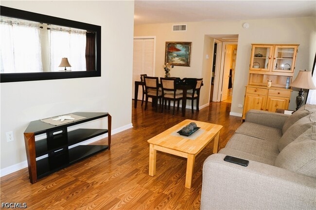 Building Photo - 21380 Edgewater Dr