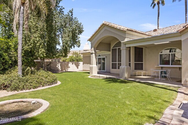 Building Photo - 10165 E Bella Vista Dr