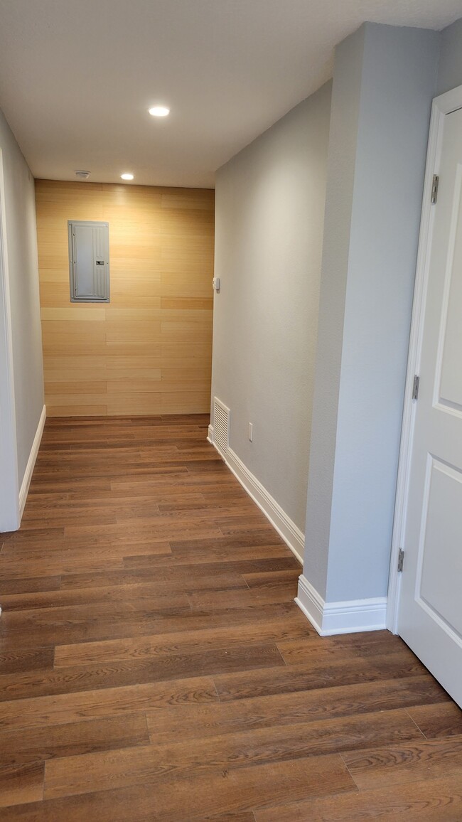 Hallway Leading to Studios - 715 Palm Dr