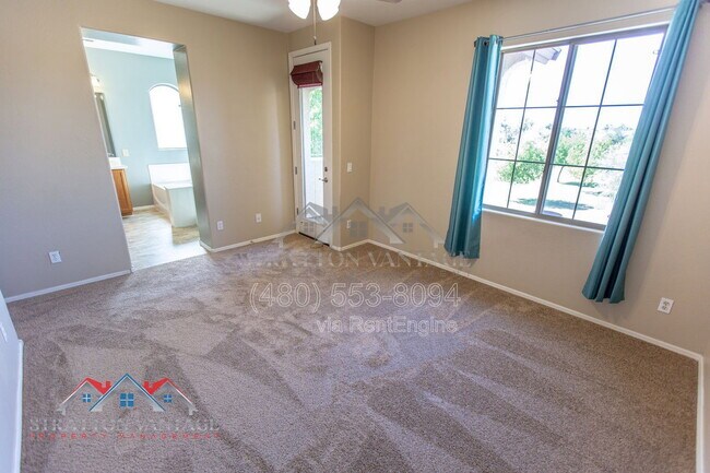 Building Photo - 9136 W Meadow Dr