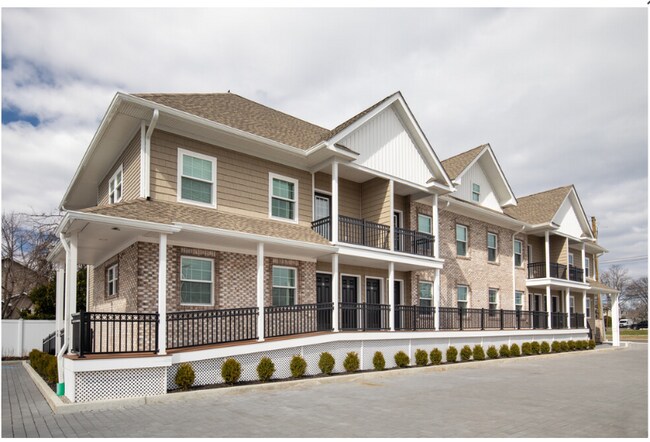 Building Photo - 1163 Montauk Hwy