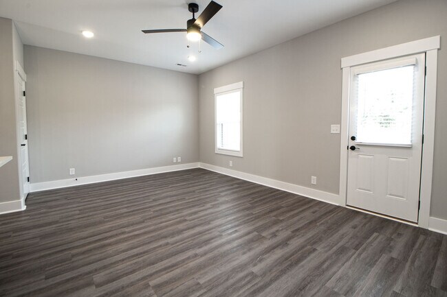 Building Photo - 1602 Jonathan Wade Cir