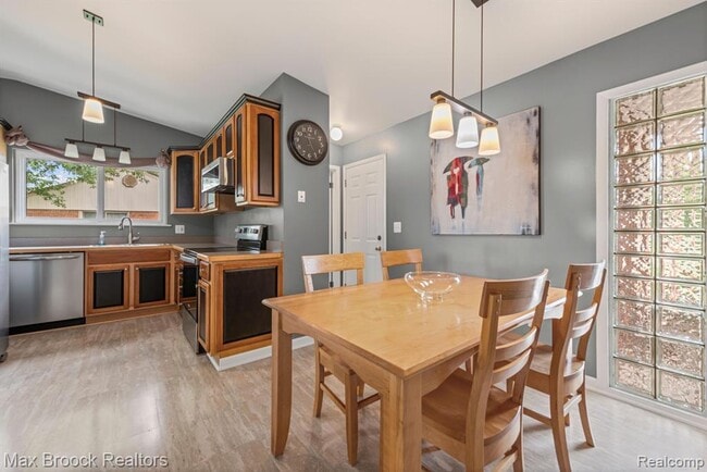 Building Photo - 44018 Bannockburn Dr