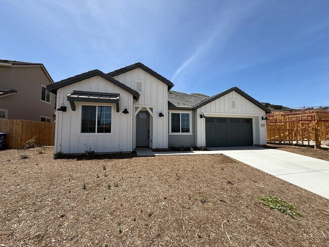 Building Photo - Beautiful New-Build Home in Peaceful Wine Country Setting