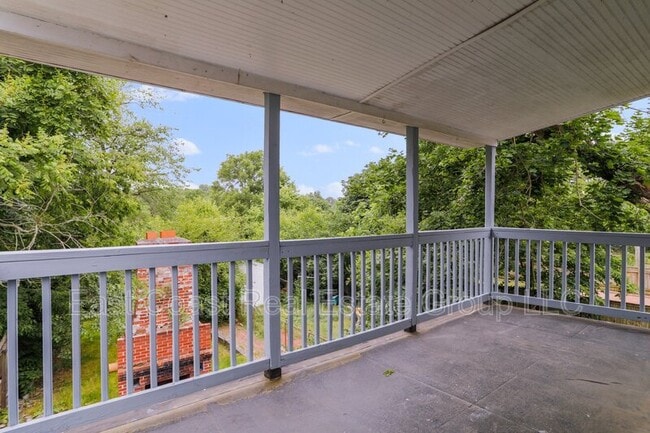 Building Photo - 721 2nd St