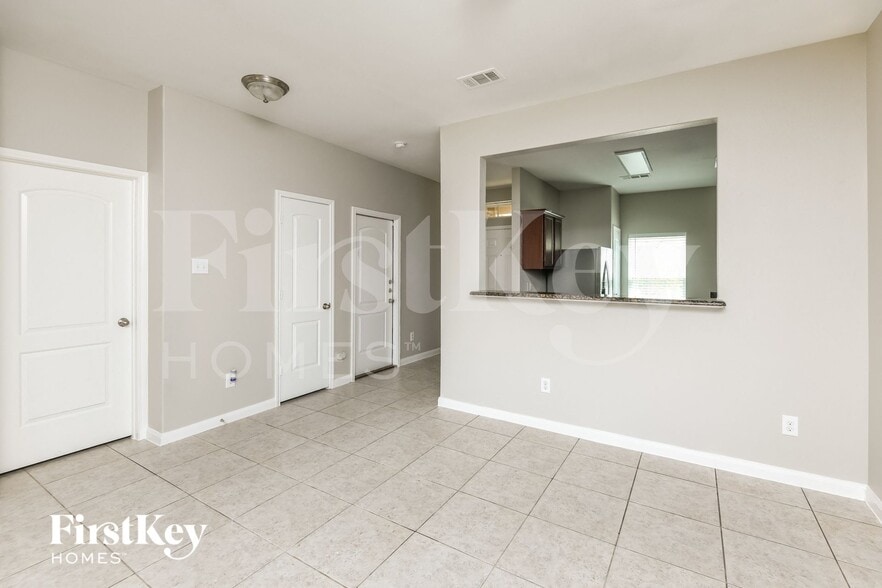 Building Photo - 6324 Trinity Creek Dr