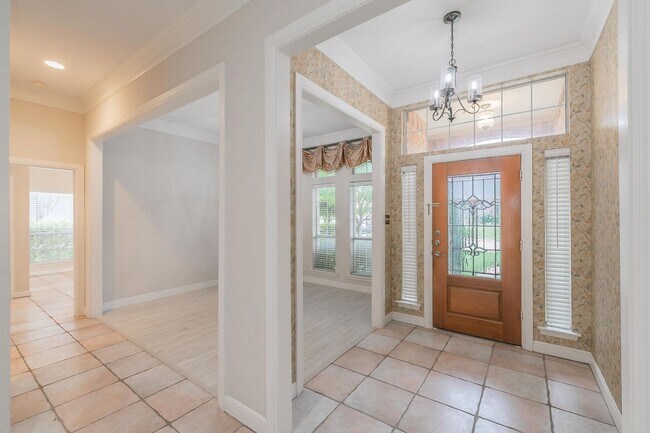 Building Photo - Beautiful 4 Bedroom Home in Ridgmar