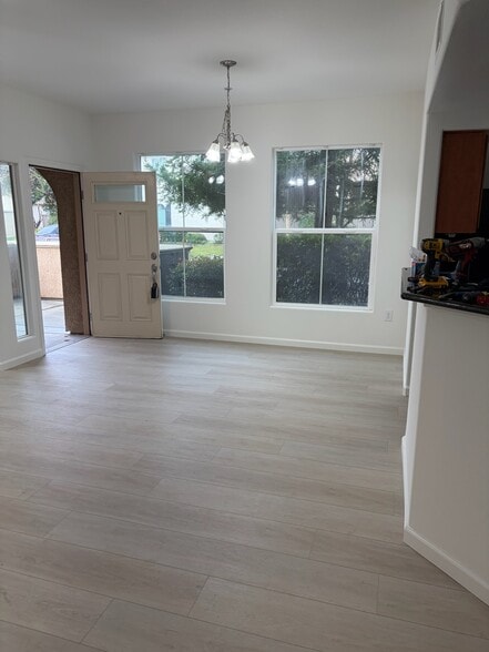 Building Photo - 5350 Dunlay Dr