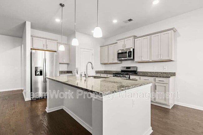 Building Photo - 214 Mercator Dr