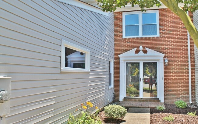 Building Photo - MUST SEE! Charming 3-Bedroom Townhome in Thoroughgood! 1-Car Attached Garage!