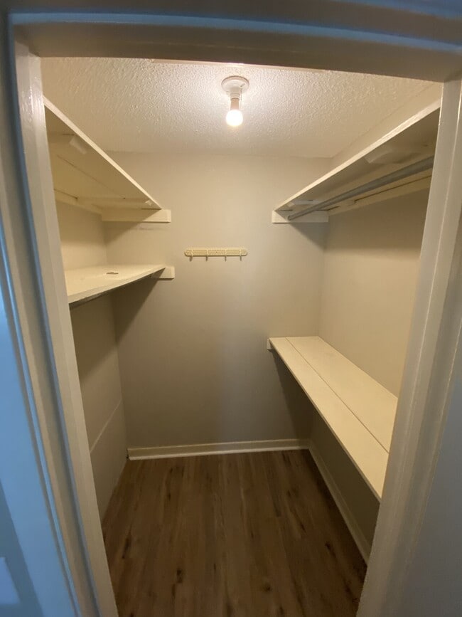 Building Photo - Maplewood Loop