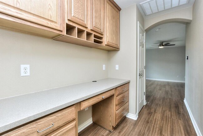 Building Photo - 1103 Cedar Elm Ln