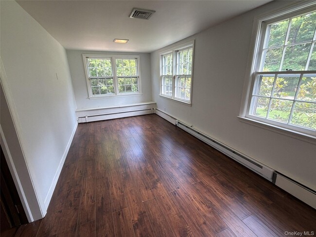 Building Photo - 6 Raven Way