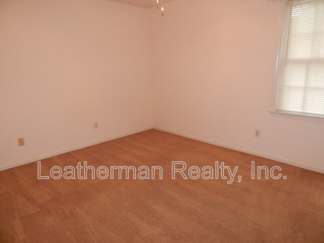 Building Photo - 738 Coventry Ln