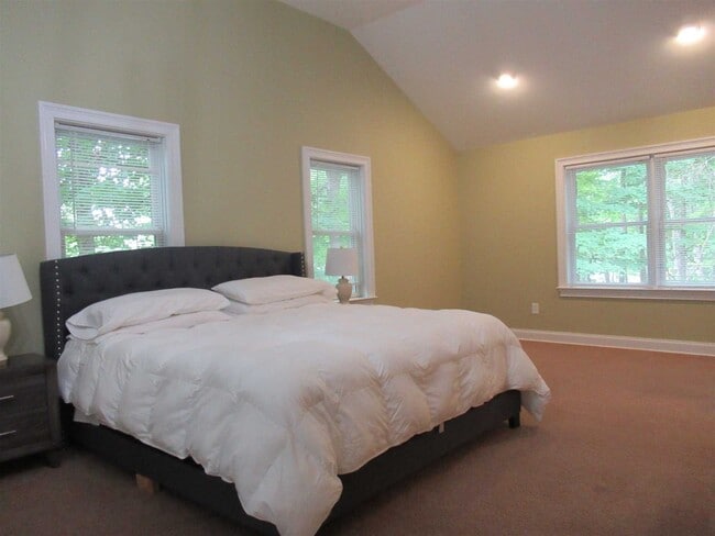 Building Photo - 101 Bundy Hill Rd