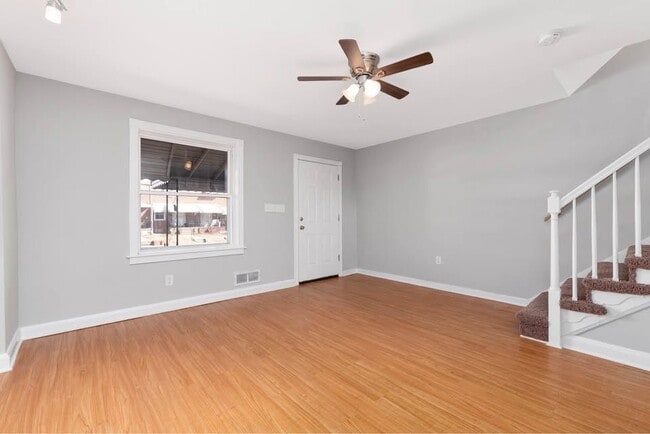 Building Photo - 114 Riverthorn Rd