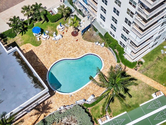 Building Photo - 5200 N Ocean Blvd