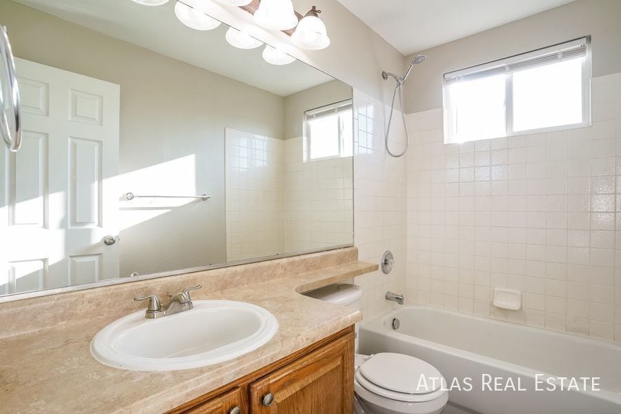 Building Photo - 1818 Walton Dr