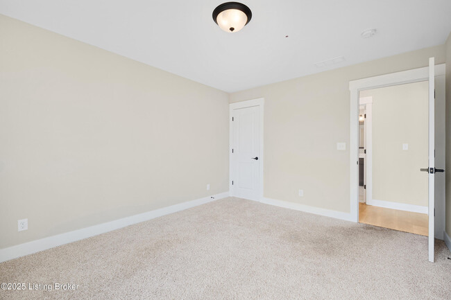 Building Photo - 9203 Harvester Pl
