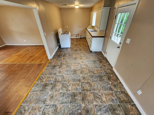 Building Photo - 507 19th St