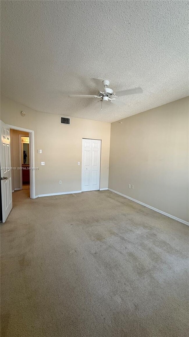 Building Photo - 2107 SE 10th Ave