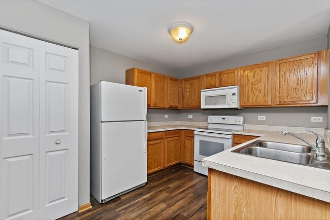 Building Photo - 1809 Silverstone Dr