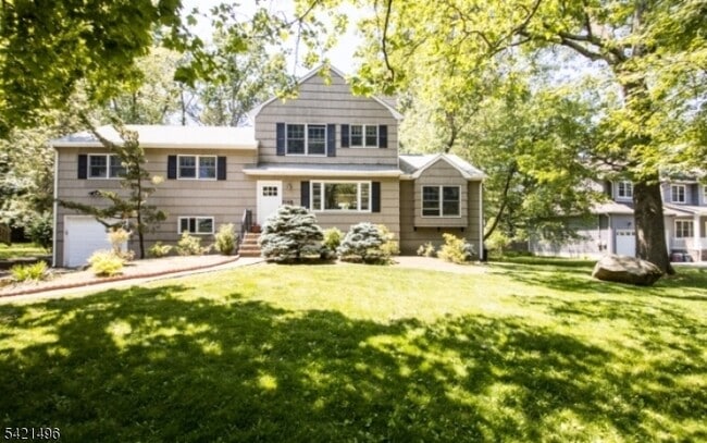 Building Photo - 4 Rumson Rd