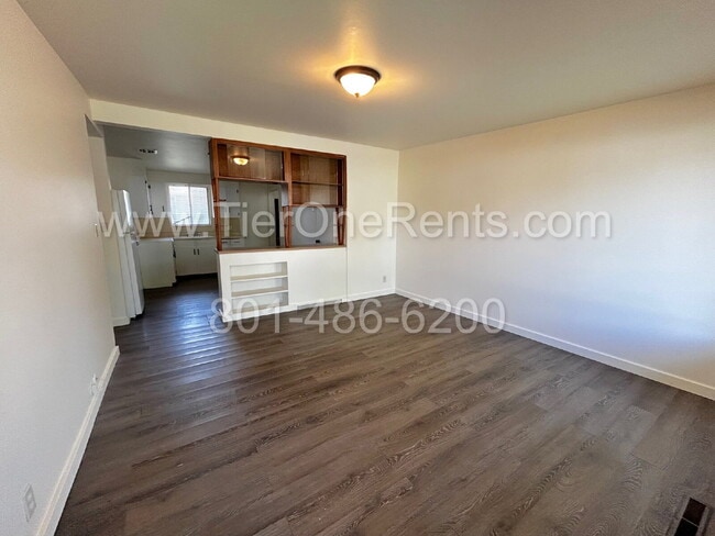Building Photo - NO DEPOSIT option available for qualified ...