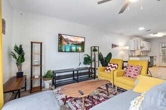 Building Photo - 1300 Nylic St