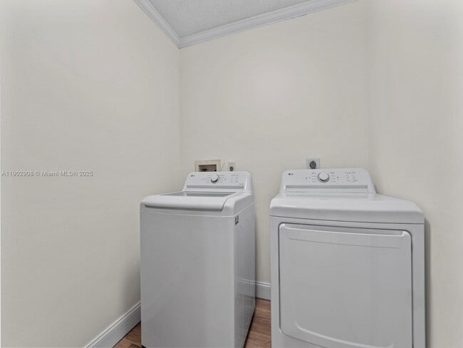 Building Photo - 9947 NW 47th Terrace