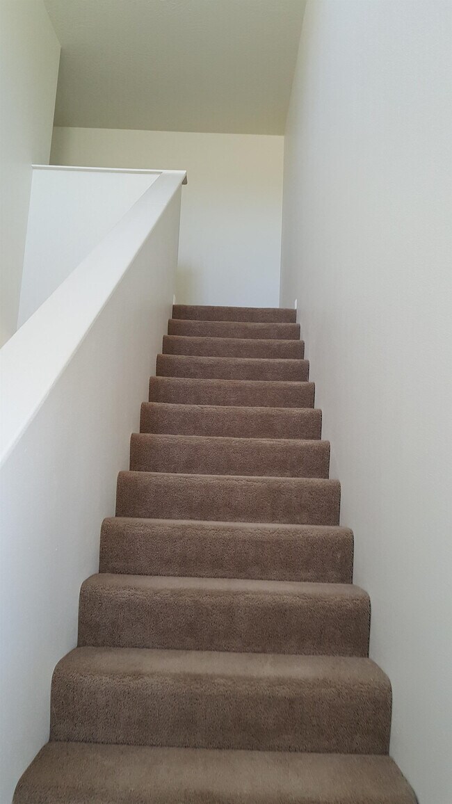 Building Photo - 400 Par Ave