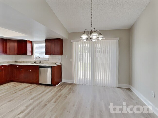 Building Photo - 4051 Forecast Dr