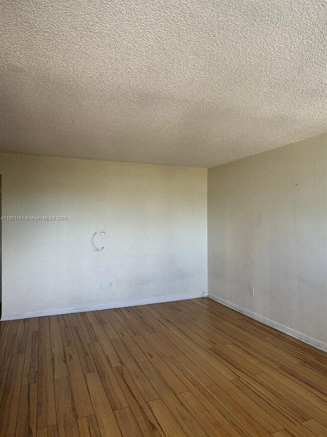 Building Photo - 1801 S Treasure Dr