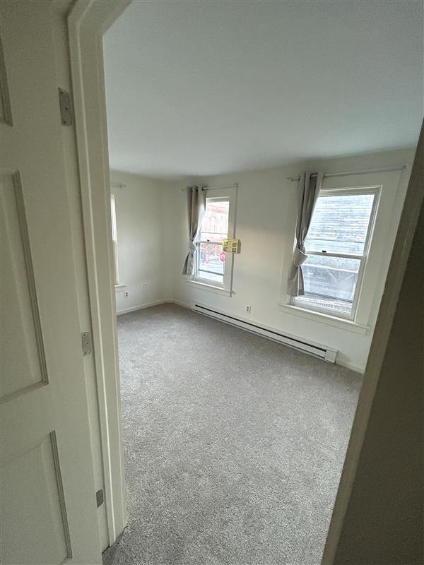 Building Photo - 33 Putnam St