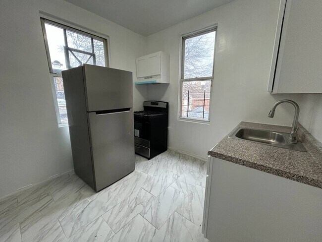 Building Photo - 1819 Palisade Pl