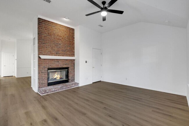 Building Photo - 9512 Rosas Ave NE