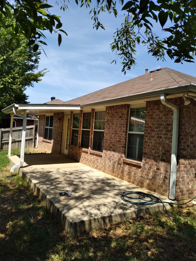 Building Photo - 1141 Woodlands Park Dr