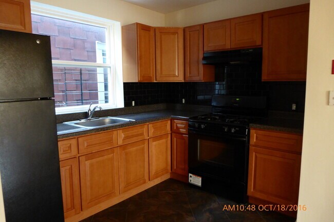 Building Photo - 441 E 180th St