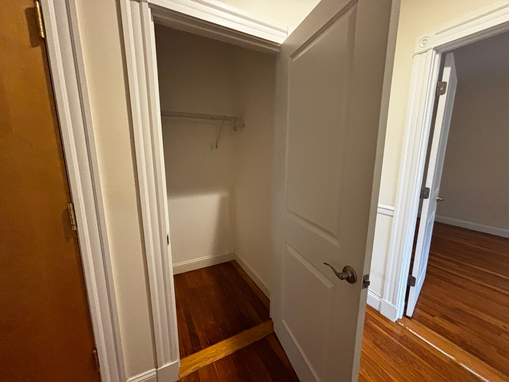 Building Photo - 18 Glenville Ave