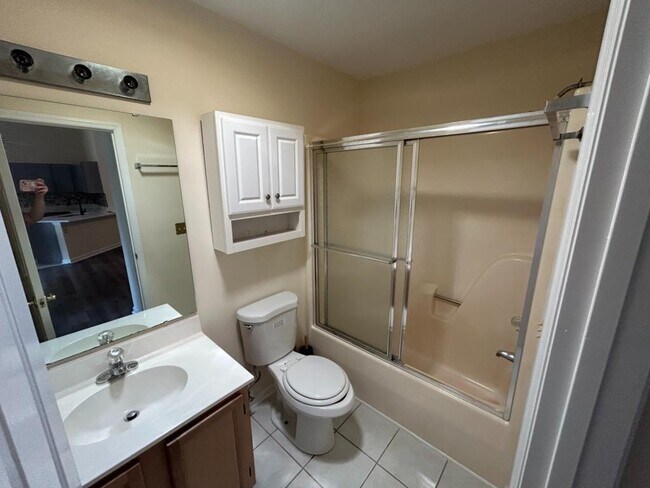 Building Photo - 1201 Formby Ct