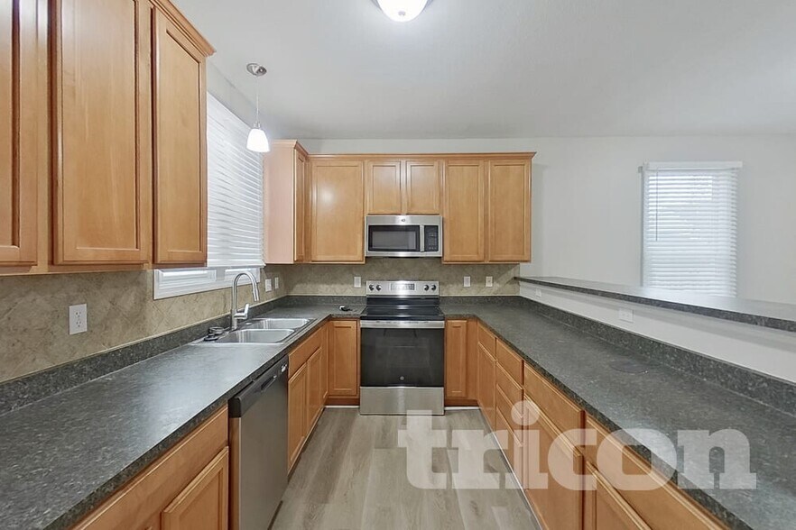 Building Photo - 3301 N Mester St