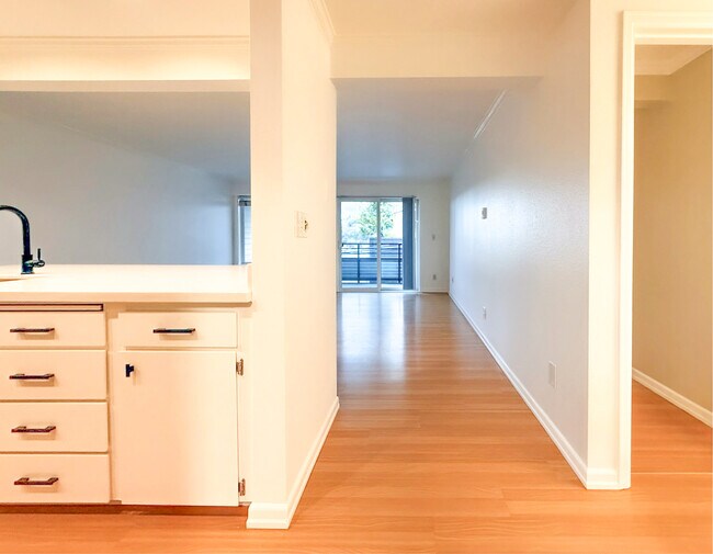 Building Photo - 949 N 35th St