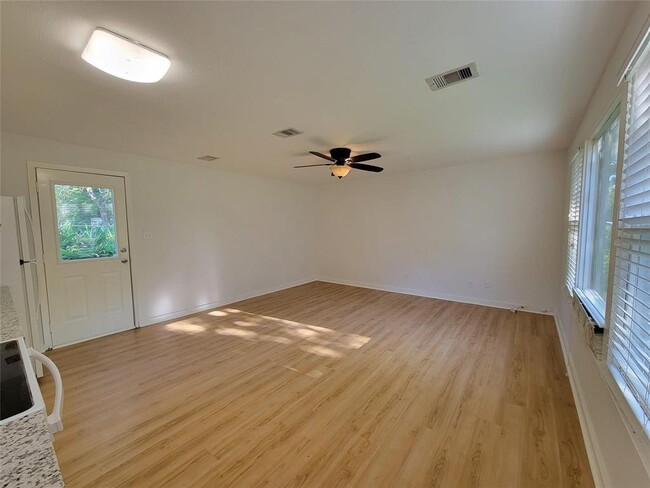 Building Photo - 403 N Tinsley St
