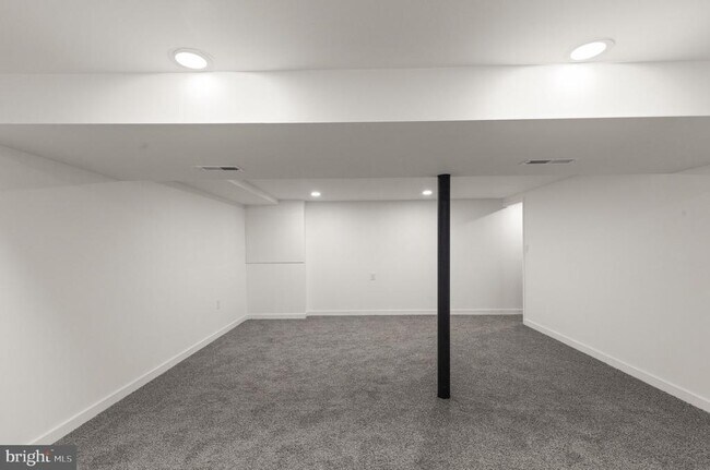 Building Photo - 8723 Lackawanna Ave